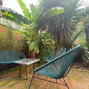  Hébergement de vacances La Petite Maison Dans La Jungle France